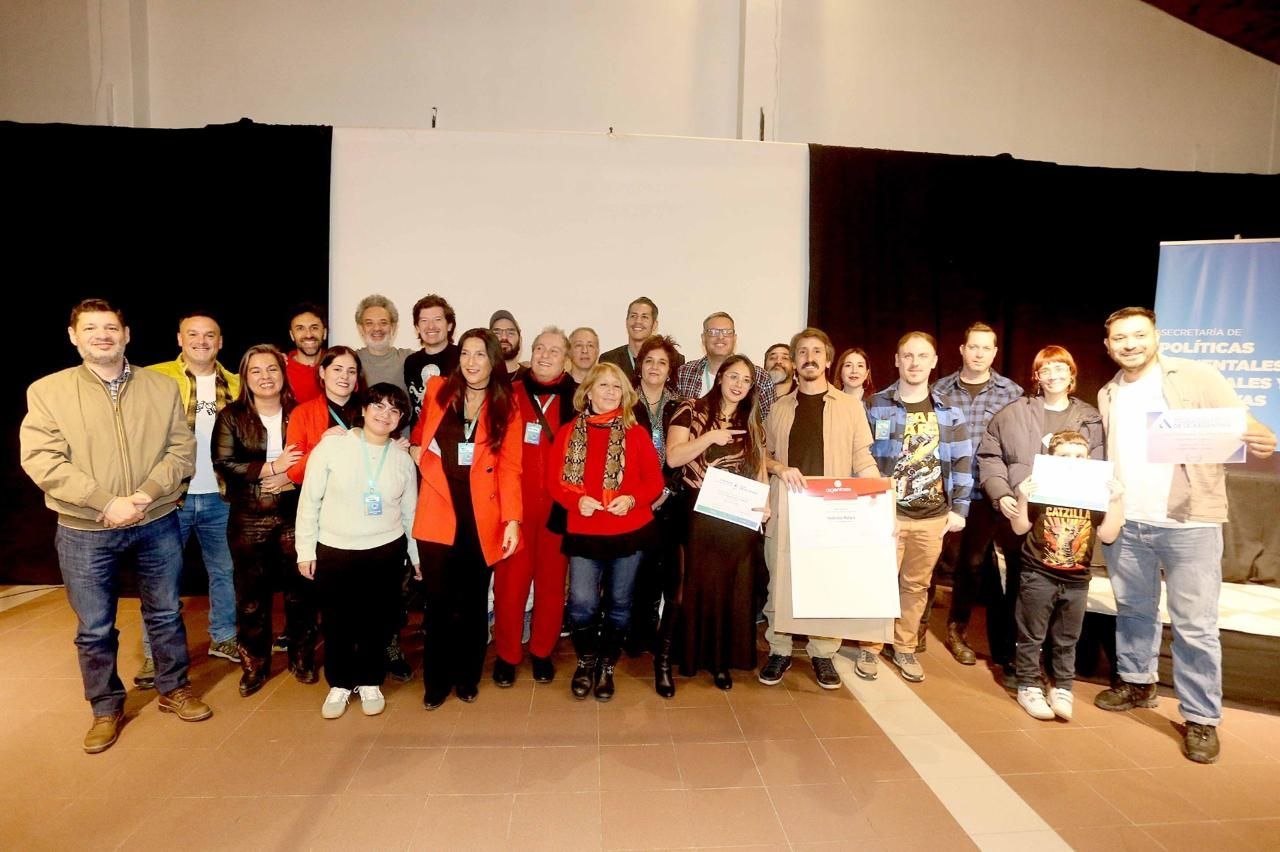 SE LLEVÓ ADELANTE LA CEREMONIA DE CIERRE Y PREMIACIÓN DE LA 5° EDICIÓN DEL “FESTIVAL DE CINE DEL FIN DEL MUNDO”