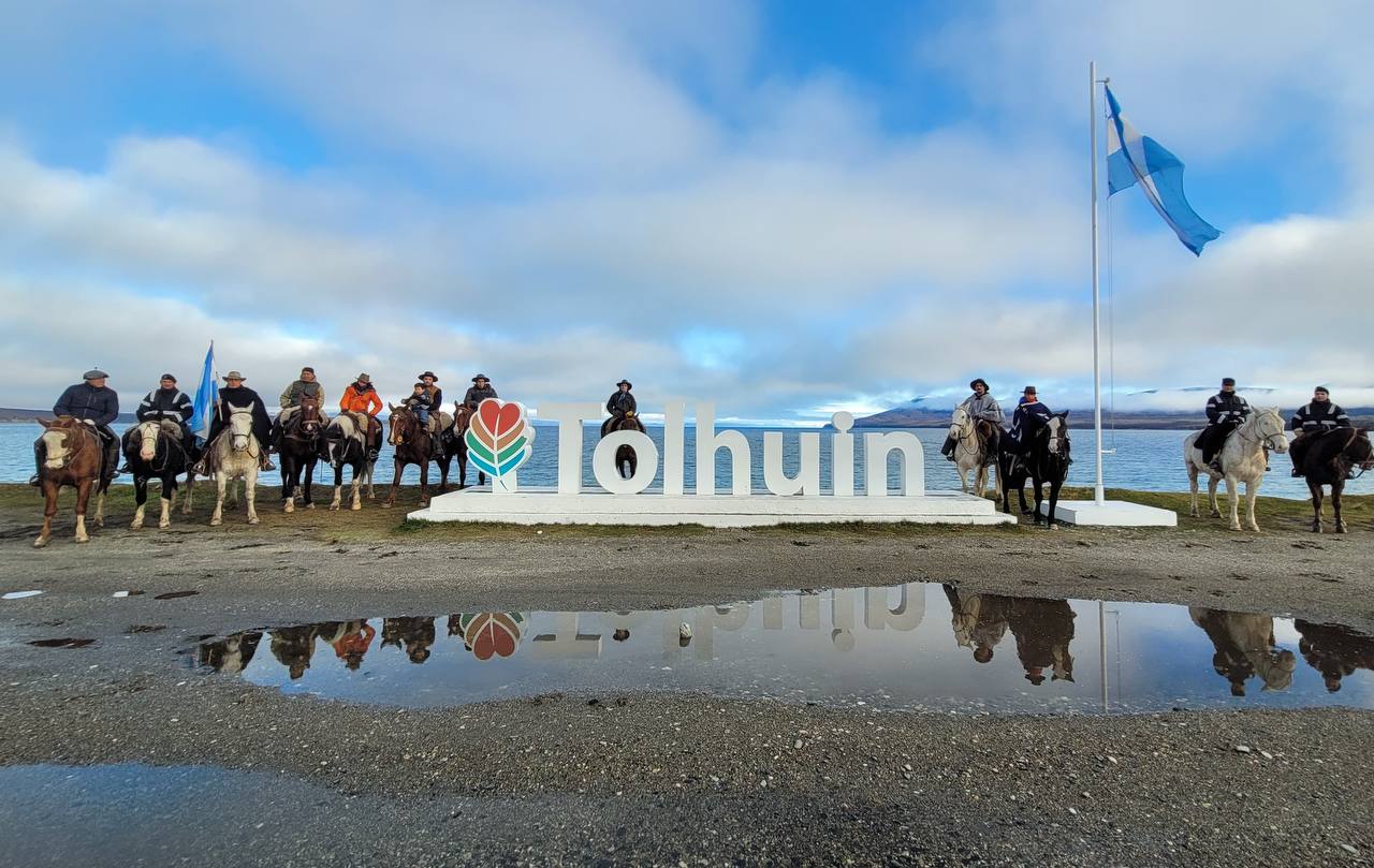 EL MUNICIPIO RECIBIÓ LA CABALGATA DE INTEGRACIÓN PROVINCIAL EN SU PASO POR TOLHUIN