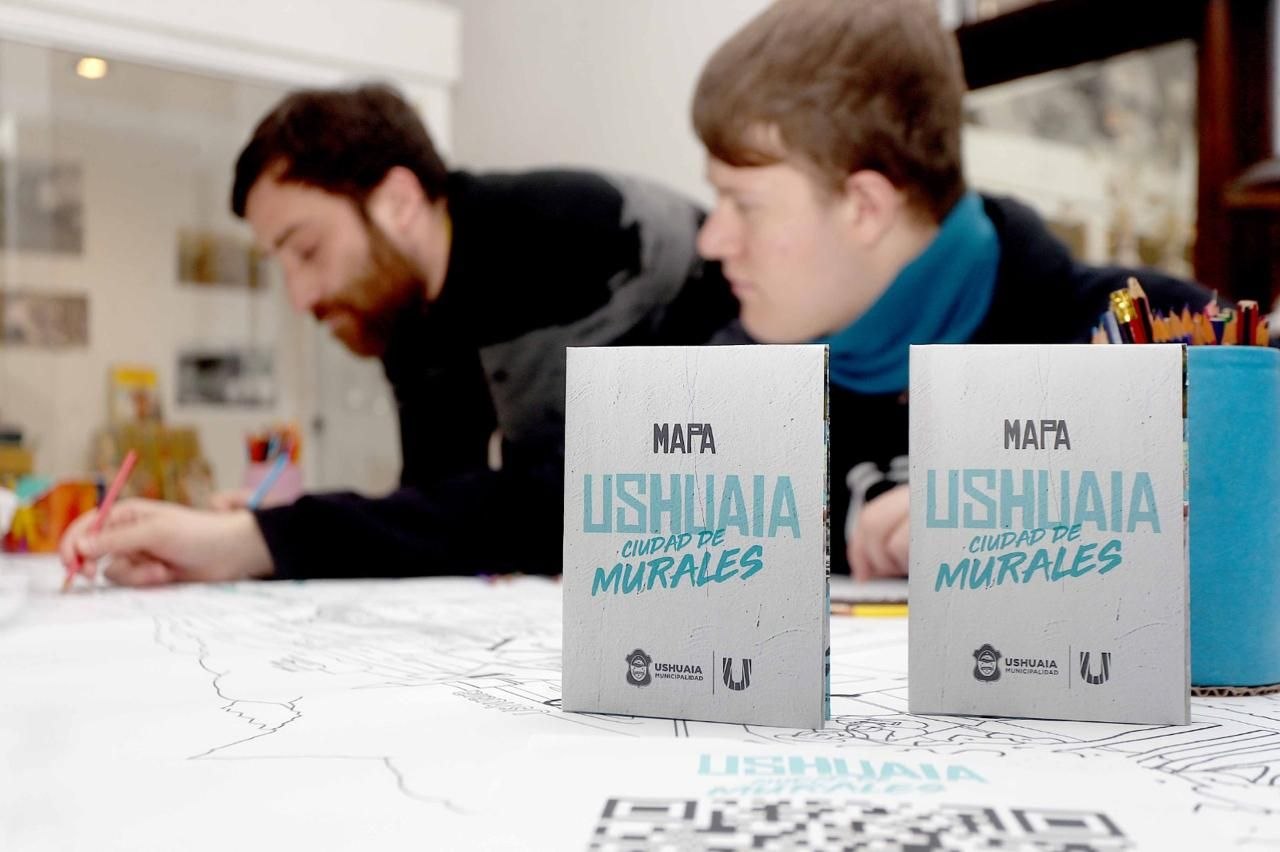LA MUNICIPALIDAD PRESENTÓ EL MAPA “USHUAIA, CIUDAD DE MURALES” EN CASA PENA