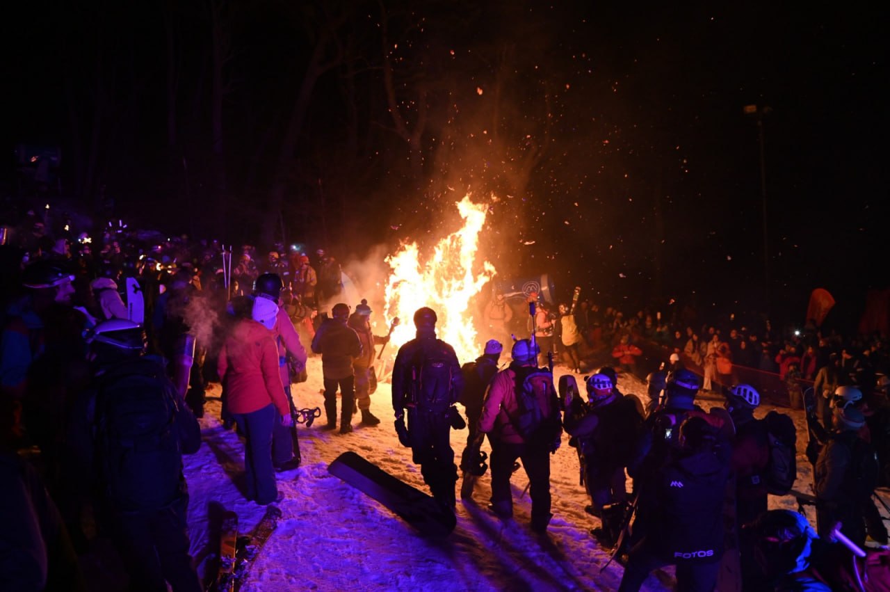 EL SÁBADO SE REALIZARÁ LA 31° EDICIÓN DE LA BAJADA CON ANTORCHAS EN EL CERRO MARTIAL