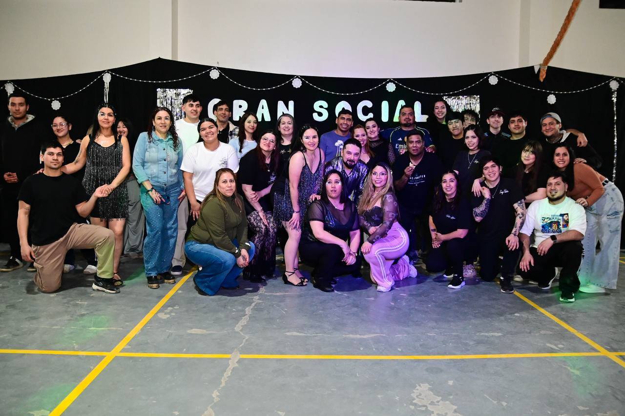 TOLHUIN VIVIÓ SU PRIMER SOCIAL DE BACHATA CON UNA NOCHE DE MÚSICA Y ENCUENTRO
