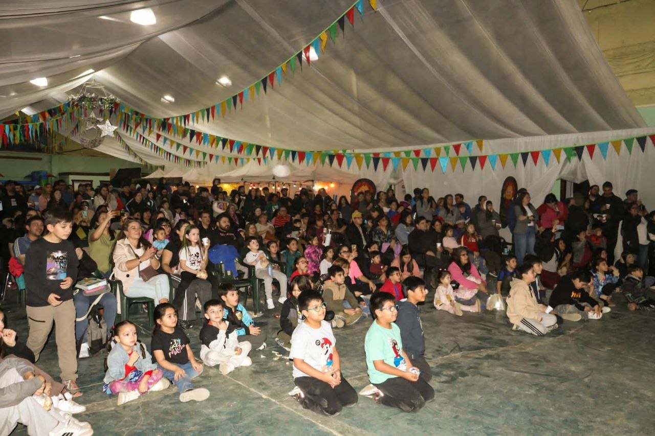 MÁS DE 700 NIÑOS, NIÑAS Y SUS FAMILIAS DISFRUTARON DEL FESTEJO MUNICIPAL POR EL DÍA DE LAS INFANCIAS