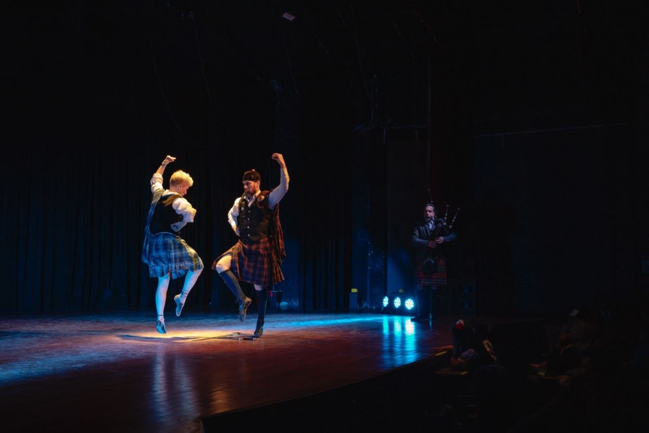 LA MUNICIPALIDAD DE USHUAIA LLEVÓ ADELANTE LA “NOCHE DE DANZAS DEL MUNDO”